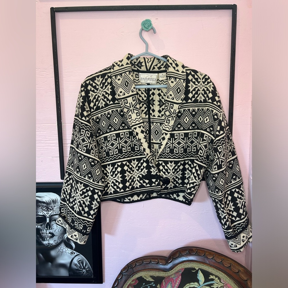 🌙 VINTAGE |  Passport | Black&White Aztec Crop Jacket